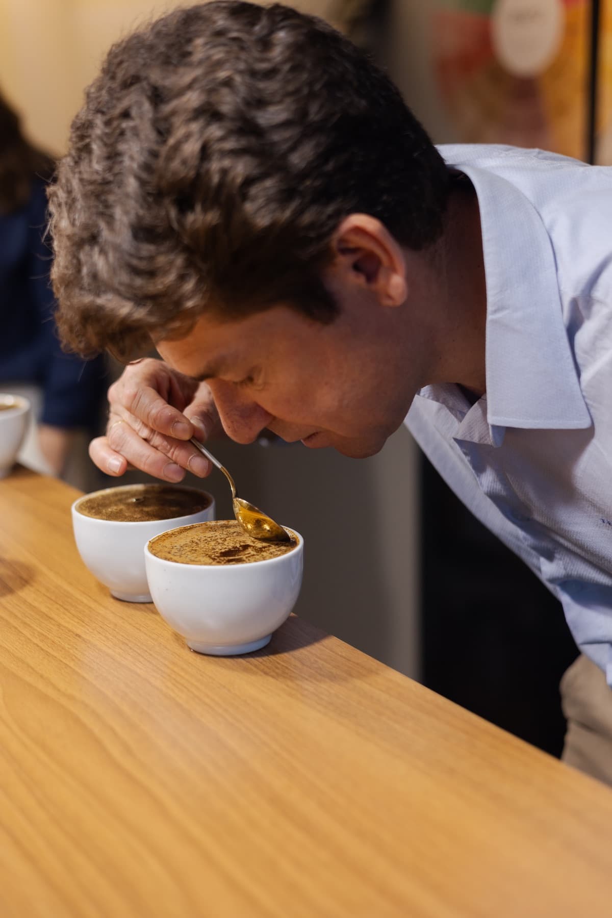 José Rezende avaliando um café em prova